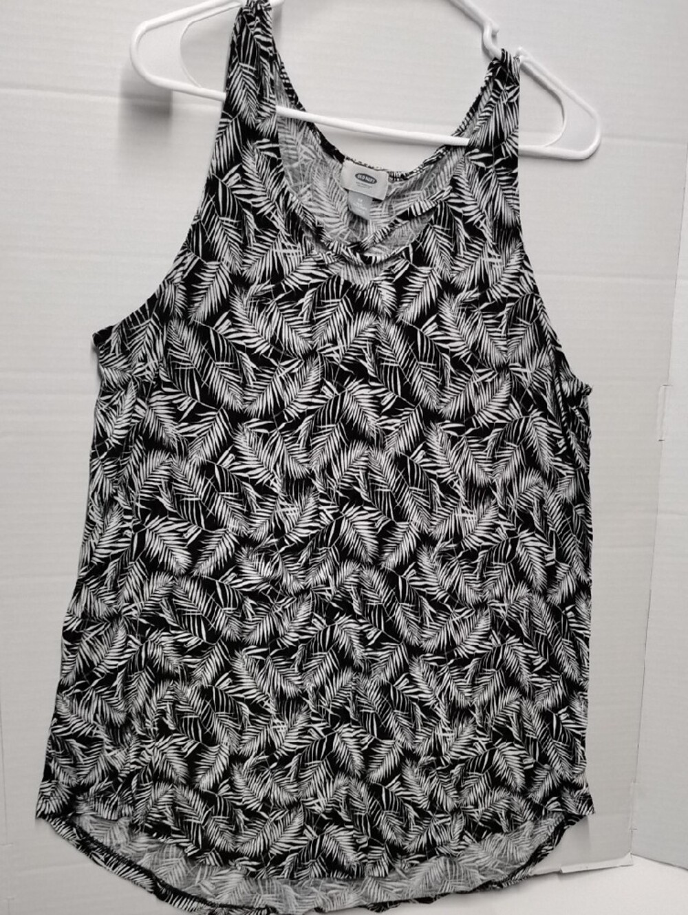 Women’s Black & White Palm-Print Tank Top 1x